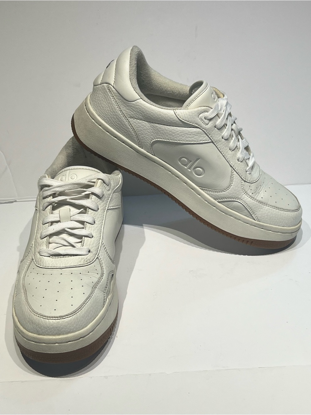Alo Yoga 0.1 Classic Recovery Sneakers Natural White/Gum Sz M7 W 8.5